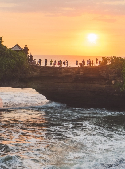 Surf, sunsets & tropical vibes